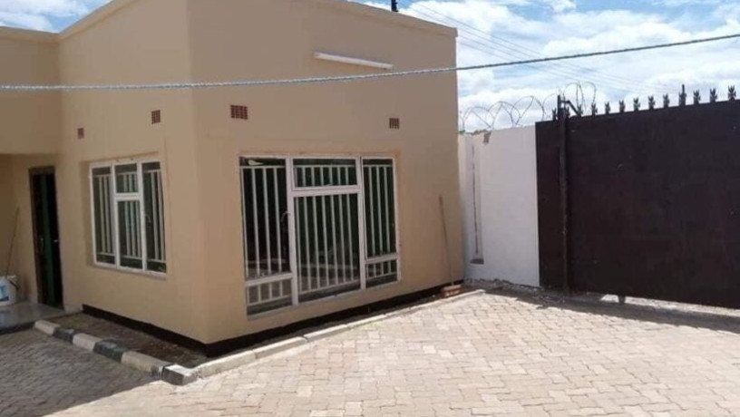 1-bedroom-flat-for-rent-in-chalala-big-6