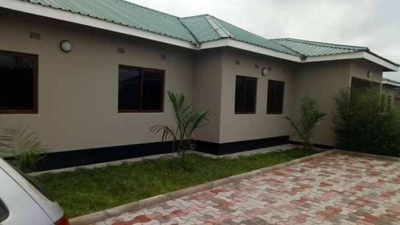 3-bedroom-flat-for-rent-in-chalala-big-0