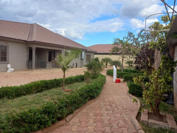4-bedroom-house-for-sale-in-lilayi-big-2