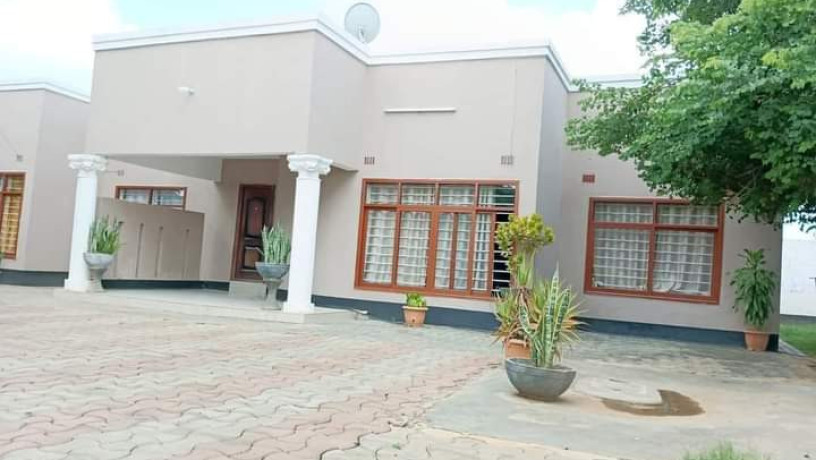 2-bedroom-flat-for-rent-in-chalala-big-5