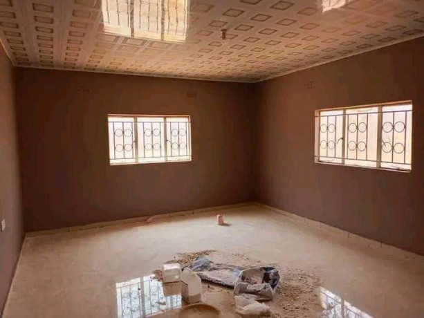 4-bedroom-flat-for-rent-in-new-kasama-big-5