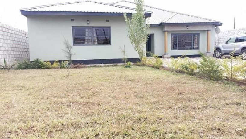 4-bedroom-house-for-sale-in-chalala-big-3