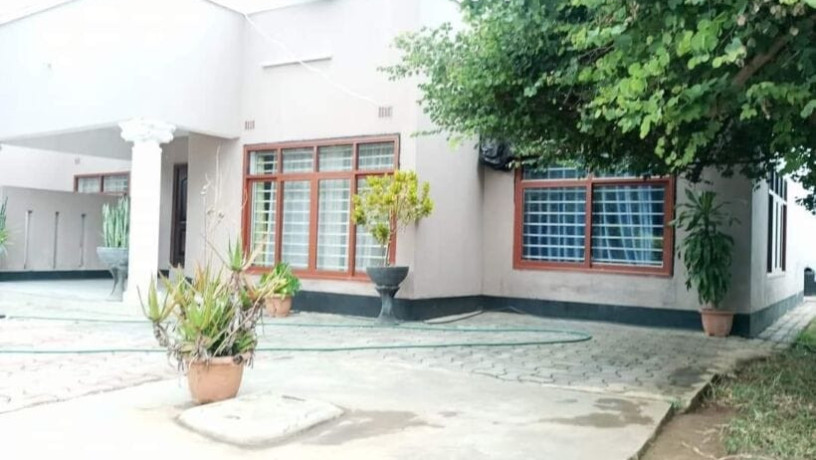 2-bedroom-flat-for-rent-in-chalala-big-4