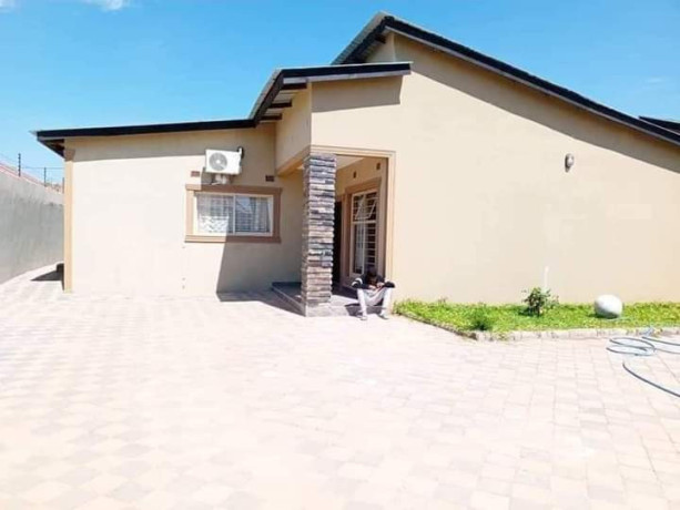 newly-built-3-bedroom-flat-for-rent-in-chalala-big-2