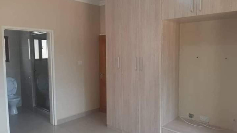 2-bedroom-flat-for-rent-in-chalala-big-3