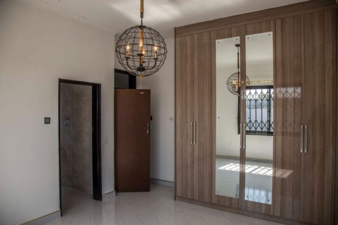 2-bedroom-flat-for-rent-in-meanwood-ndeke-big-3