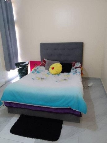 2-bedroom-flat-for-sale-in-longacres-big-3