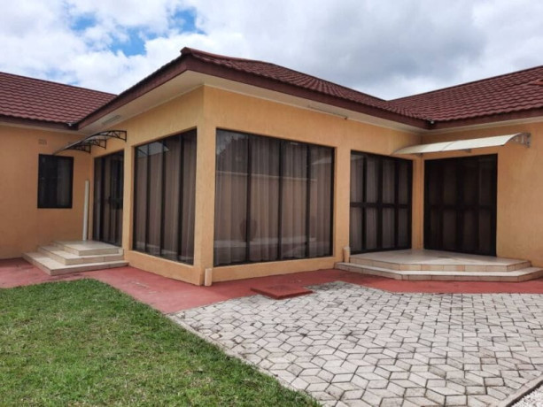 4-bedroom-house-for-sale-in-roma-park-big-5