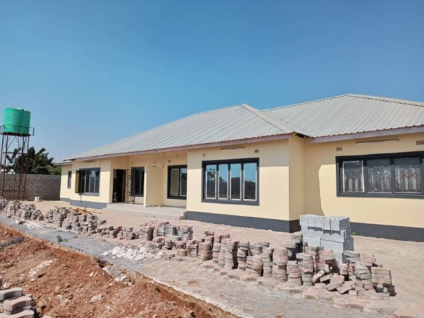 23-bedroom-flats-for-sale-in-chalala-big-4