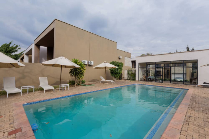 4-bedroom-apartments-for-sale-in-roma-big-6