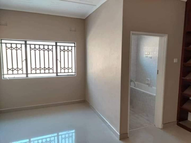 2-bedroom-flat-for-rent-in-chalala-big-2