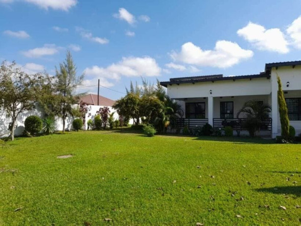 4-bedroom-house-for-sale-in-silverest-big-5