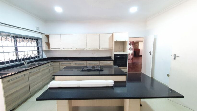 4-bedroom-house-for-sale-in-roma-big-5