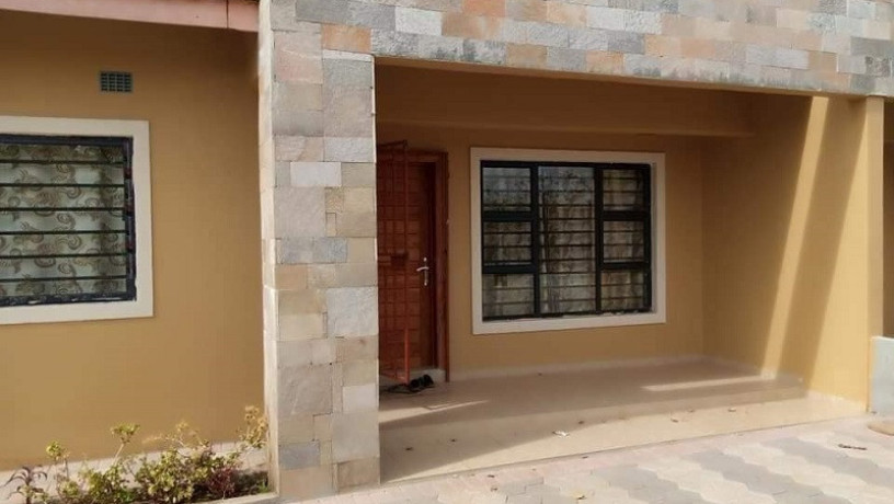 3-bedroom-flat-for-rent-in-chalala-big-5