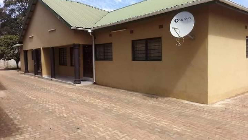 spacious-3-bedroom-flat-for-rent-in-libala-south-big-8