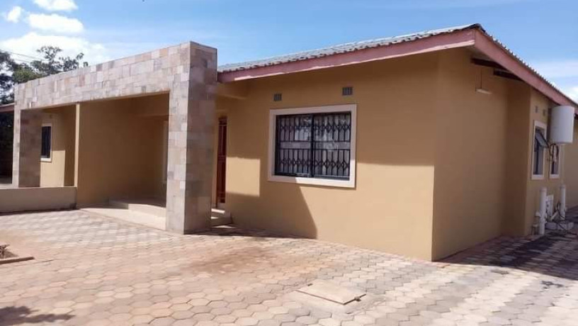 3-bedroom-flat-for-rent-in-chalala-big-2