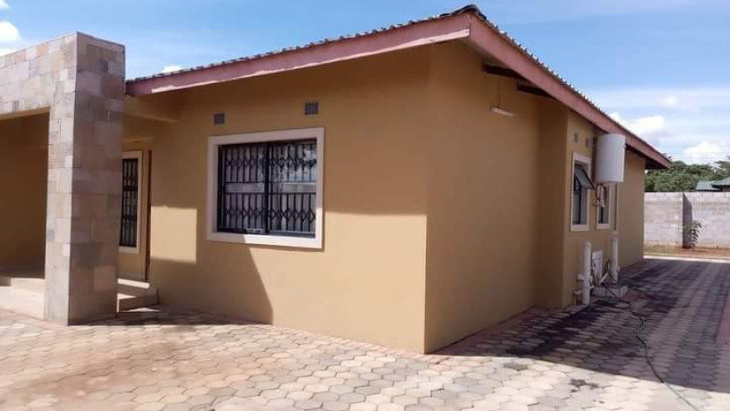 3-bedroom-flat-for-rent-in-chalala-big-3