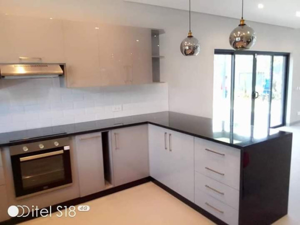 2-bedroom-apartment-for-rent-in-roma-park-big-2