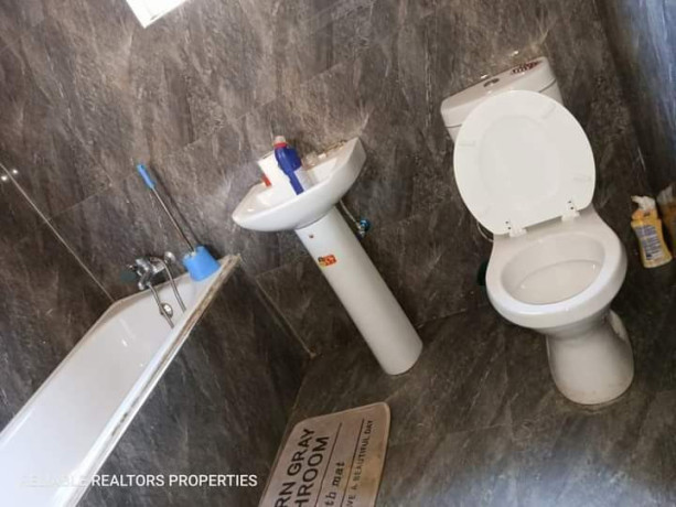 3-bedroom-flat-for-rent-in-chalala-big-9