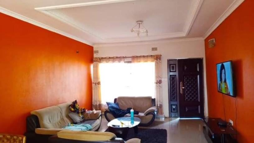 3-bedroom-flat-for-rent-in-chalala-big-3