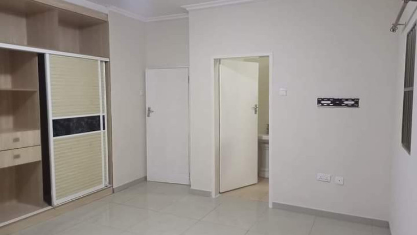 3-bedroom-flat-for-rent-in-chalala-big-8