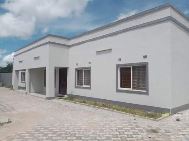 3-bedroom-flat-for-rent-in-lilayi-big-6