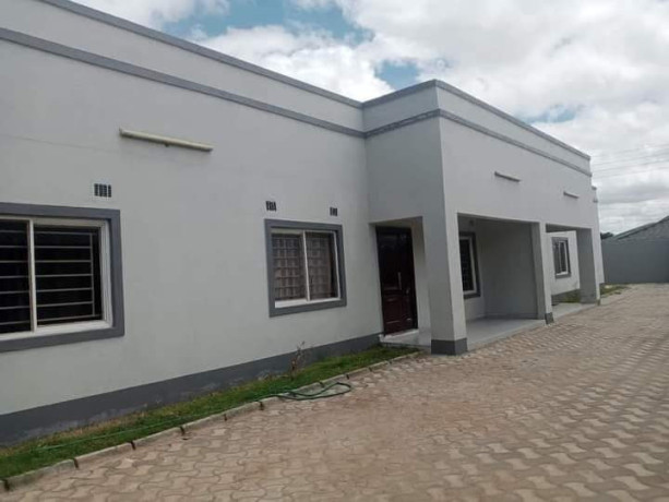 3-bedroom-flat-for-rent-in-lilayi-big-9