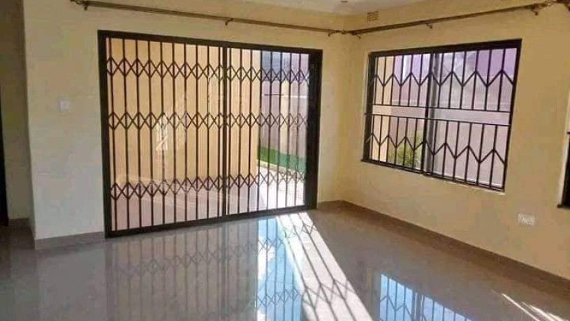 2-bedroom-flat-for-rent-in-chalala-big-6