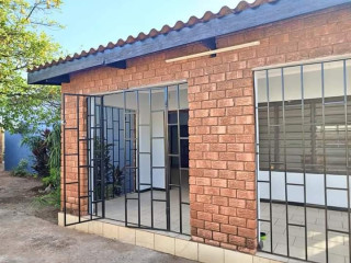 3-bedroom-flat-for-rent-in-chilenje