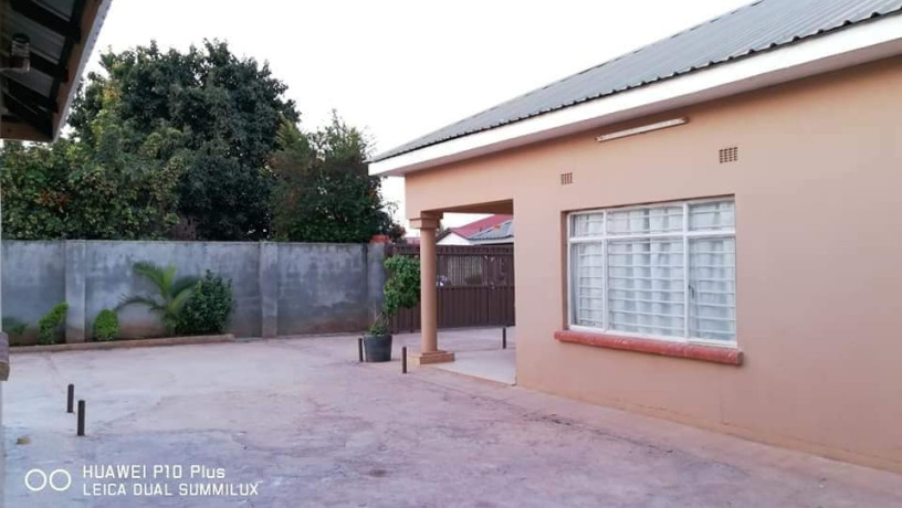 3-bedroom-flat-for-rent-in-chalala-big-9