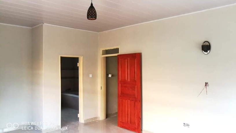 3-bedroom-flat-for-rent-in-chalala-big-8