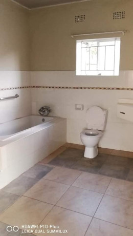 3-bedroom-flat-for-rent-in-chalala-big-6