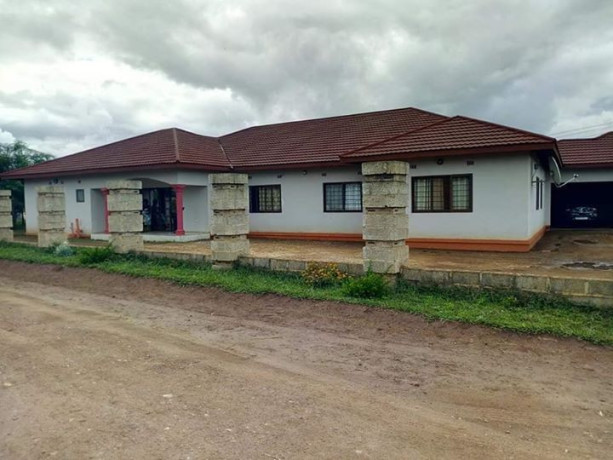 executive-house-for-sale-in-ibex-meanwood-big-0