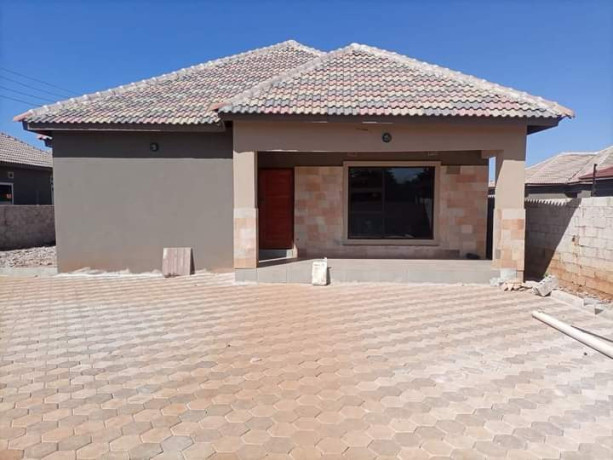 3-bedroom-apartment-for-rent-in-new-kasama-big-1