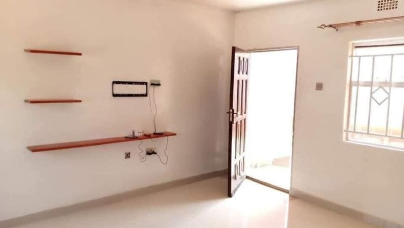 1-bedroom-flat-for-rent-in-chalala-big-3