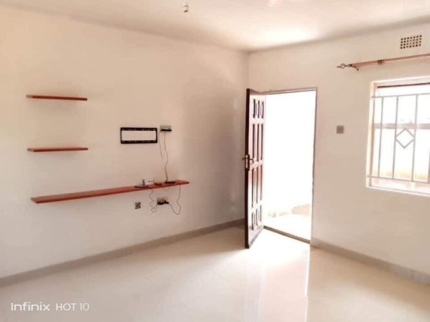 1-bedroom-flat-for-rent-in-chalala-big-6