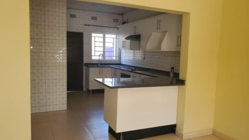 3-bedroom-flat-for-rent-in-chalala-big-4