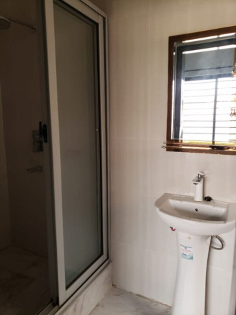 modern-two-bedroom-apartment-for-rent-in-ibex-hill-big-5