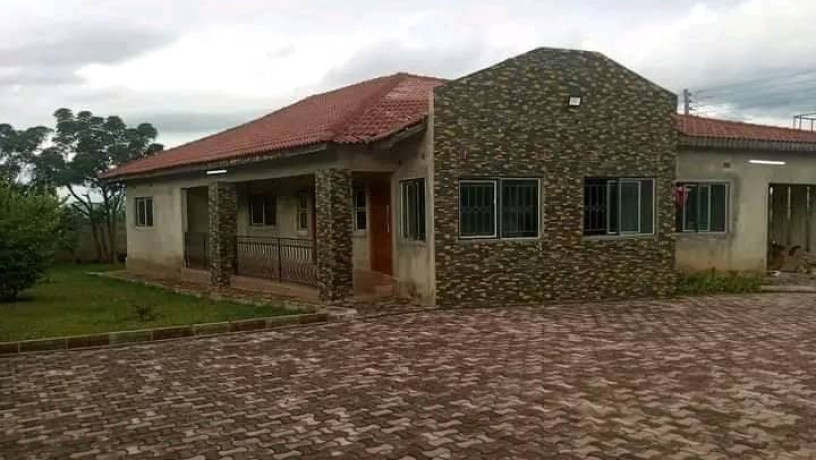 recently-built-3-bedroom-house-with-exciting-features-big-5