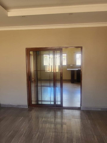 2-bedroom-flat-for-rent-in-meanwood-ibex-big-1