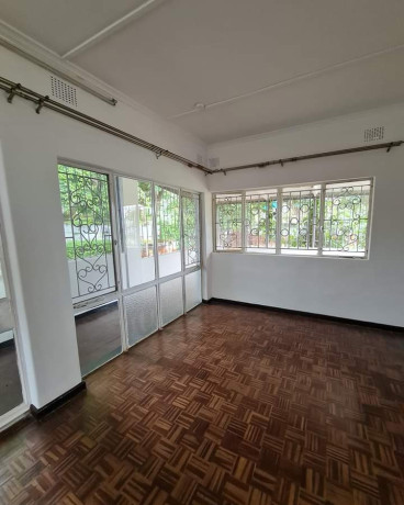 3-bedroom-flat-for-rent-in-kabulonga-big-4