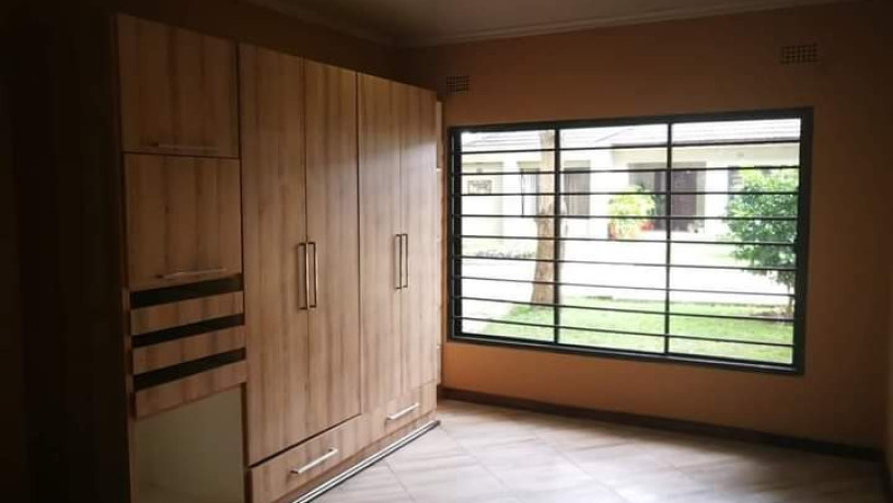 3-bedroom-flat-for-rent-in-makeni-big-4