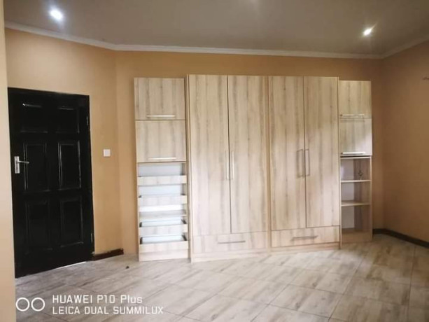 3-bedroom-flat-for-rent-in-makeni-big-3