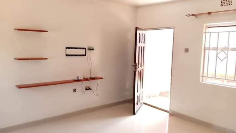 1-bedroom-flat-for-rent-in-chalala-big-4