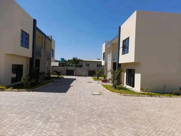 3-bedroom-flat-for-rent-in-olympia-big-7