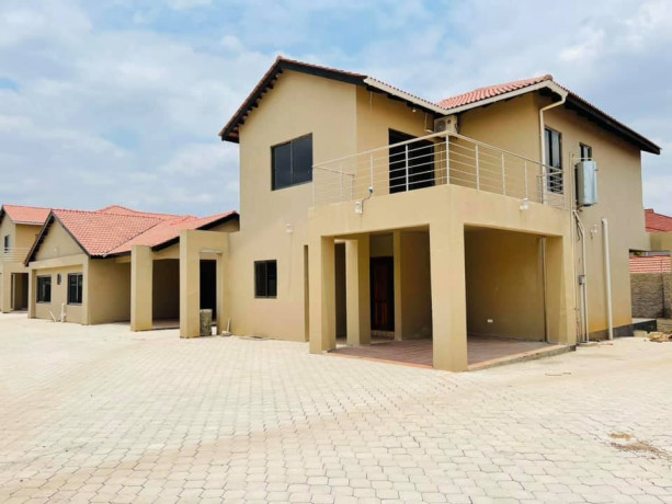 3-bedroom-houses-for-rent-in-roma-big-8