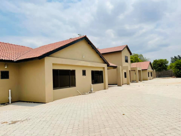 3-bedroom-houses-for-rent-in-roma-big-9