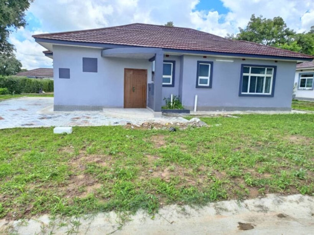3-bedroom-for-rent-in-silverest-gardens-big-8