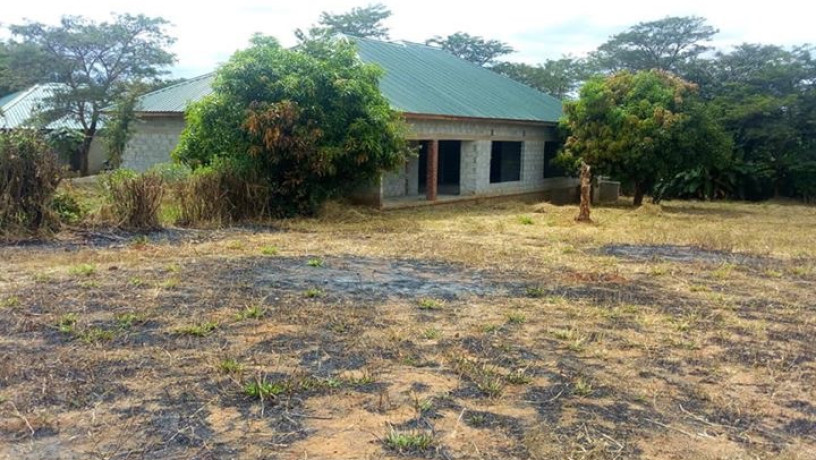 4-bed-4-bath-incomplete-house-for-sale-in-chongwe-big-3