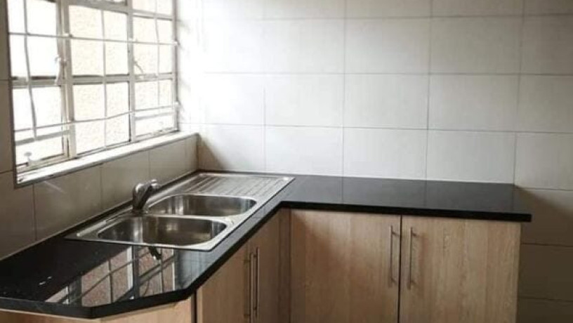 3-bedroom-flat-for-rent-in-kabulonga-big-5